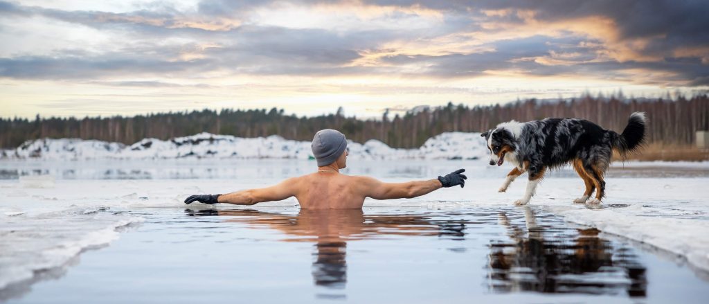 Morsowanie zimą – wejście do lodowatej wody